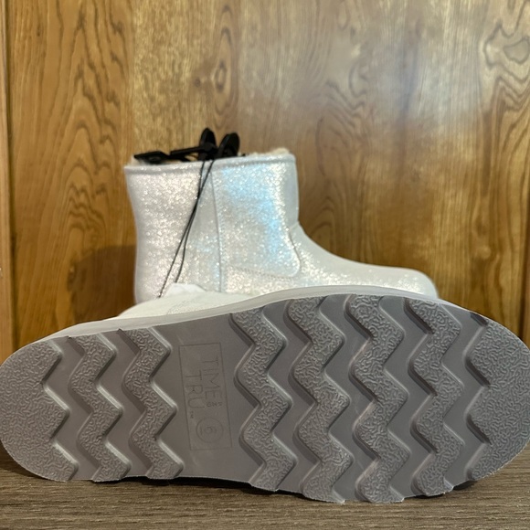 COPY - Time and True Genuine Leather lined winter boots Size 6 - Picture 3 of 9